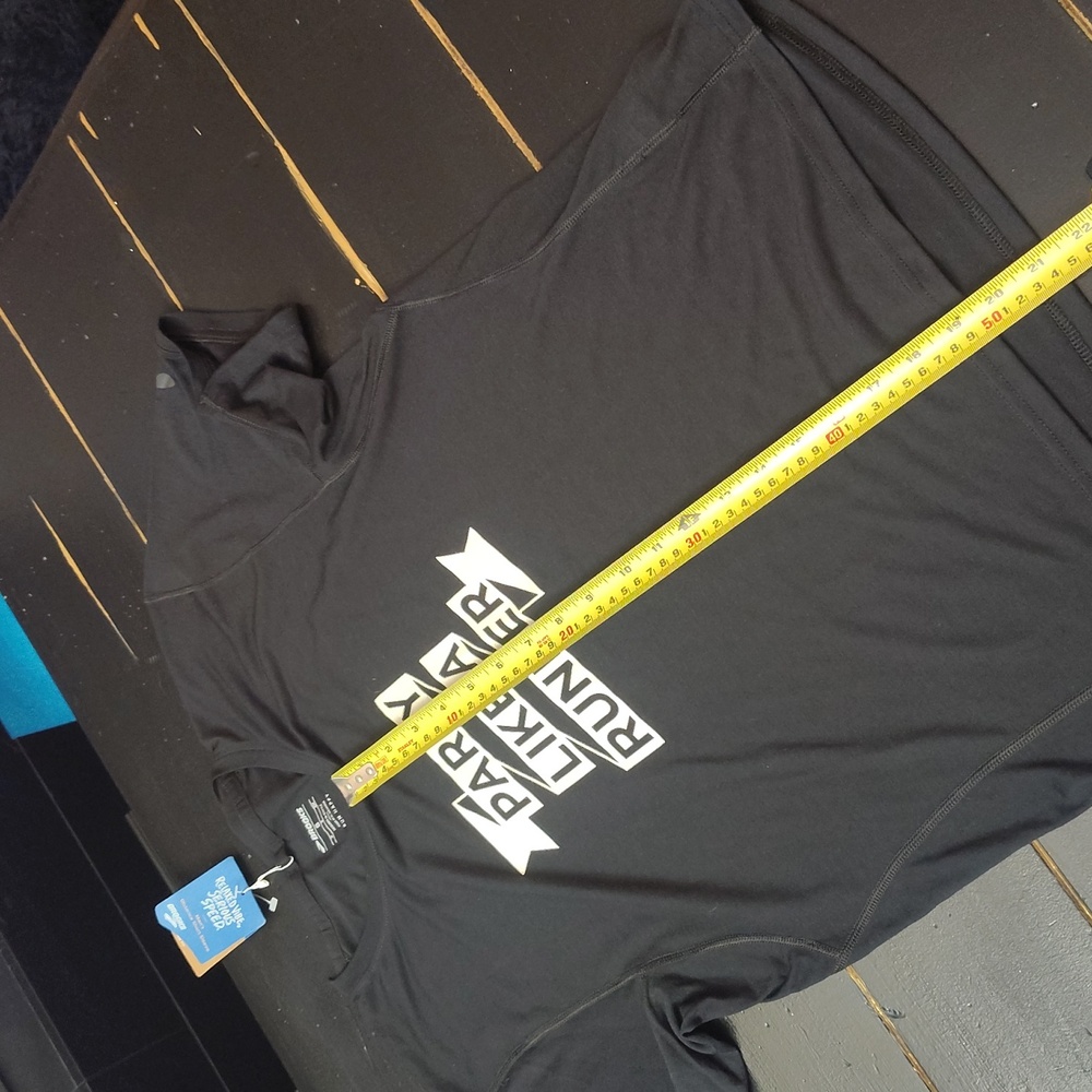 Brooks Black 'Party Like a Runner' UNISEX Distant Short Sleeve Tee - Picture 12 of 16